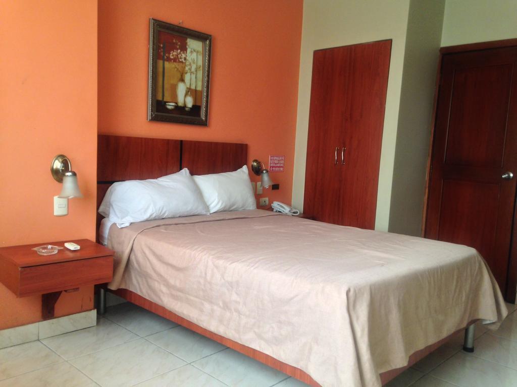 Tropical Inn Hotel Guayaquil Værelse billede